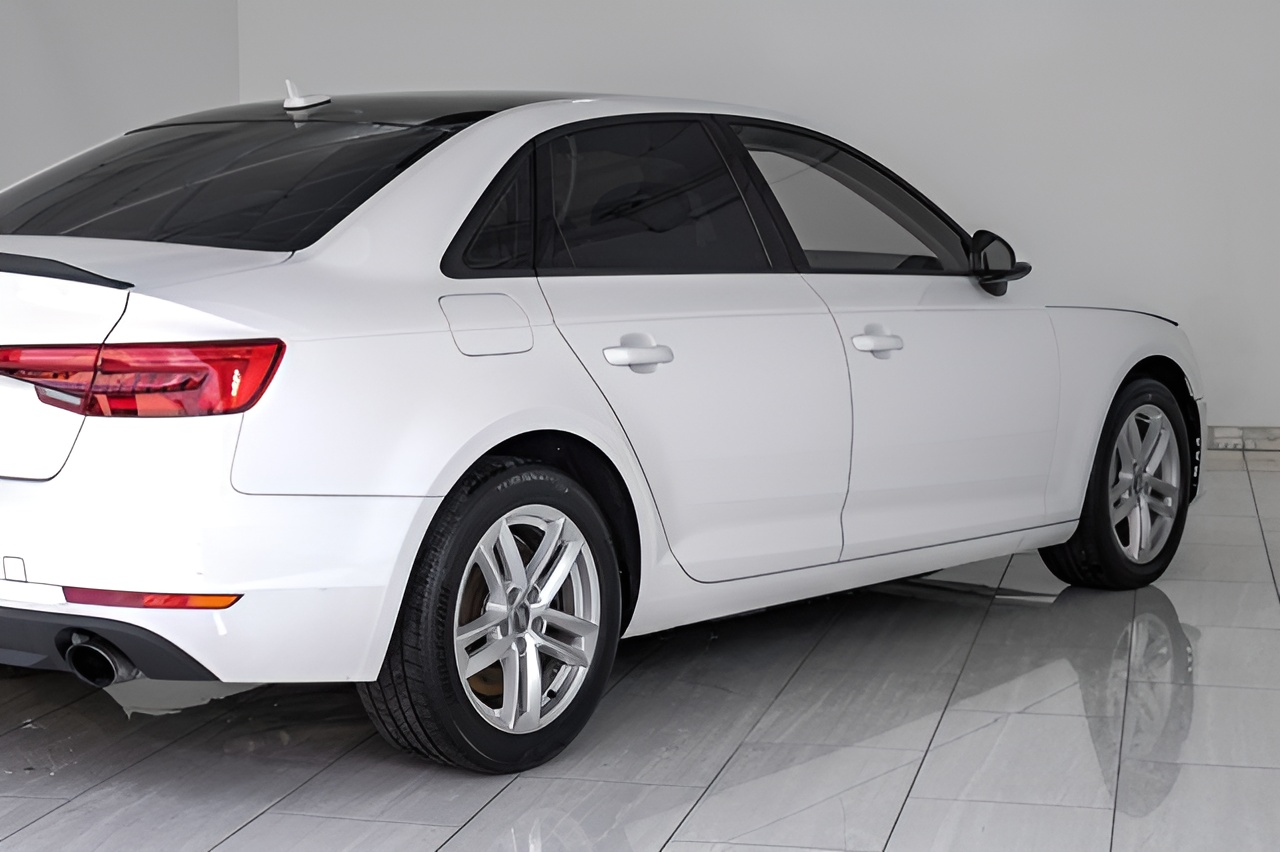 Vehicle image 62 of 65