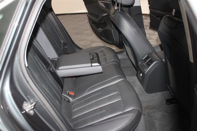 Vehicle image 14 of 60