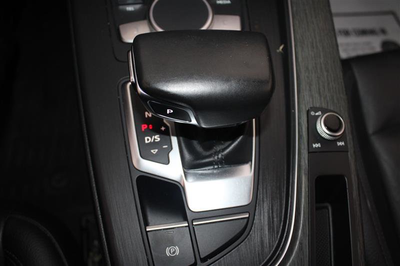 Vehicle image 38 of 60