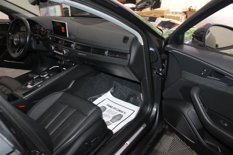 Vehicle image 29 of 60