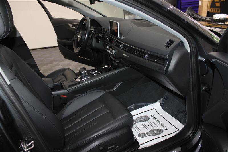 Vehicle image 21 of 60