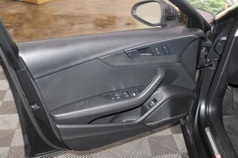 Vehicle image 41 of 60
