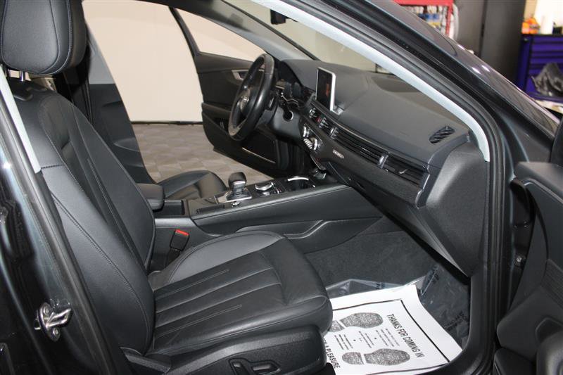Vehicle image 20 of 60