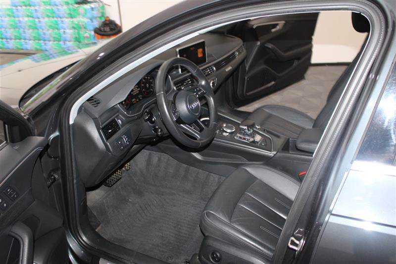Vehicle image 27 of 60