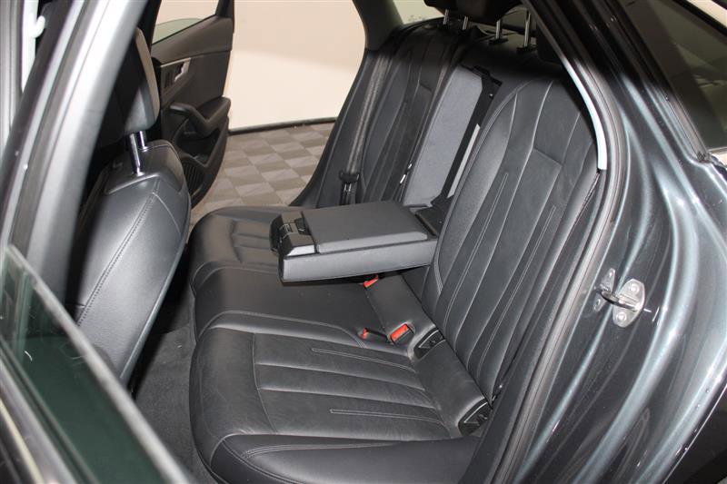 Vehicle image 17 of 60