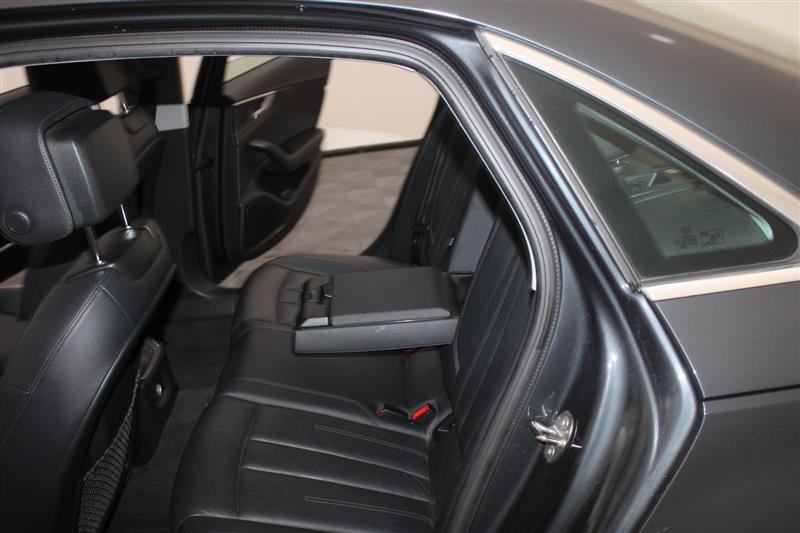 Vehicle image 19 of 60