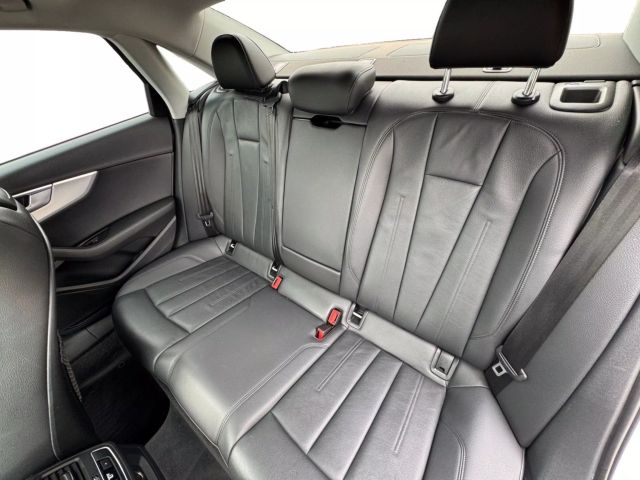Vehicle image 13 of 21
