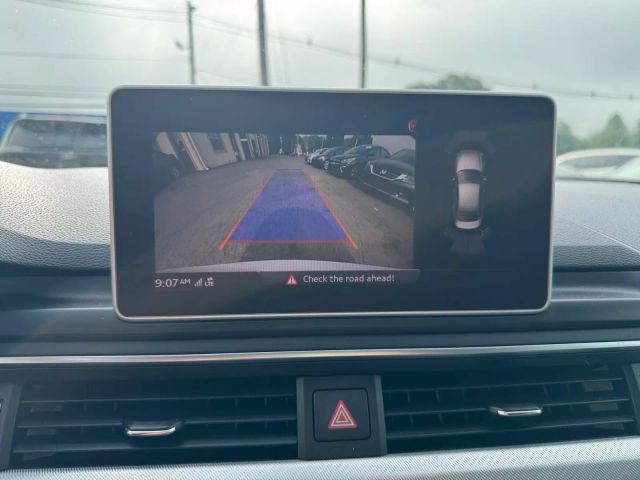 Vehicle image 19 of 21