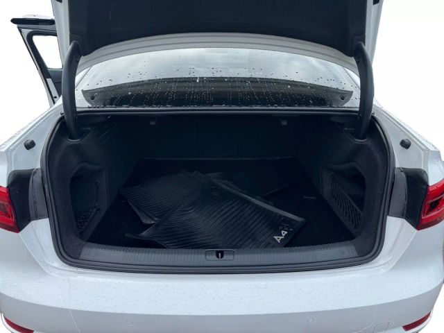 Vehicle image 11 of 21