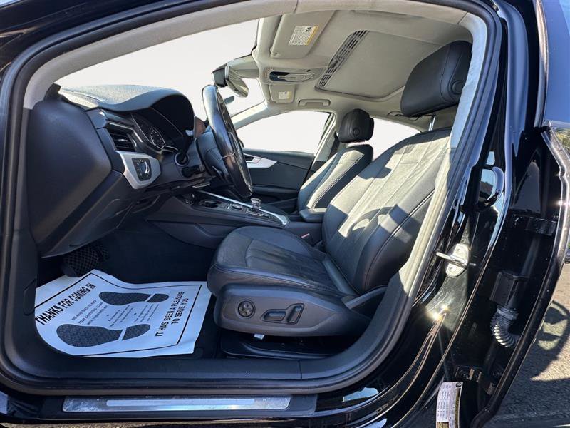 Vehicle image 10 of 15