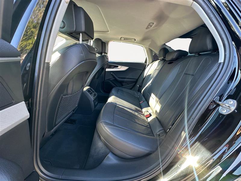 Vehicle image 14 of 15