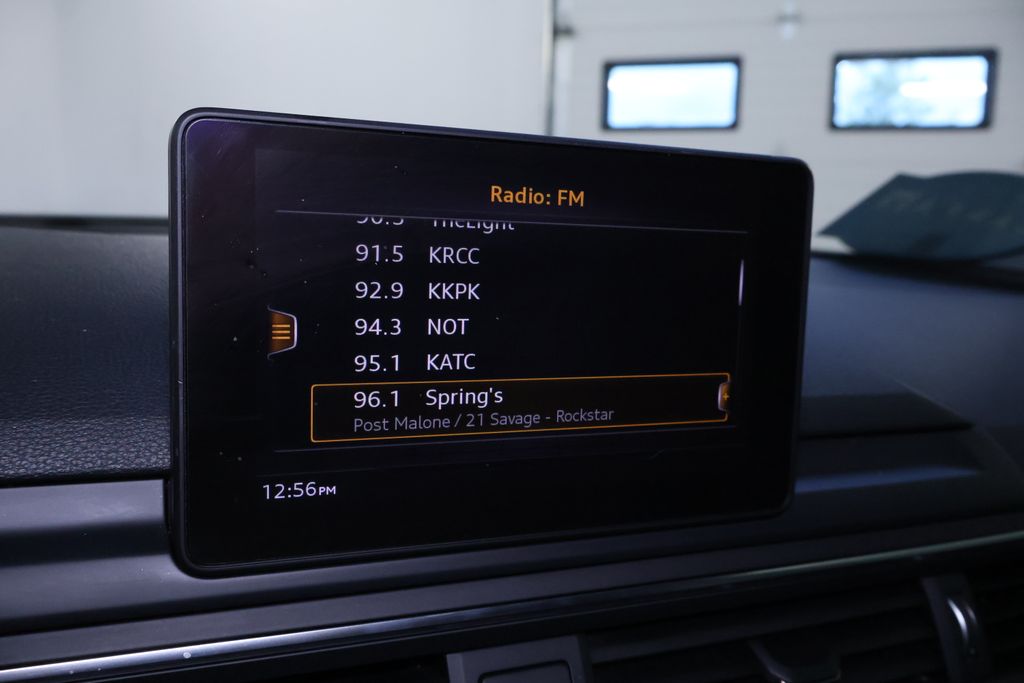 Vehicle image 20 of 42