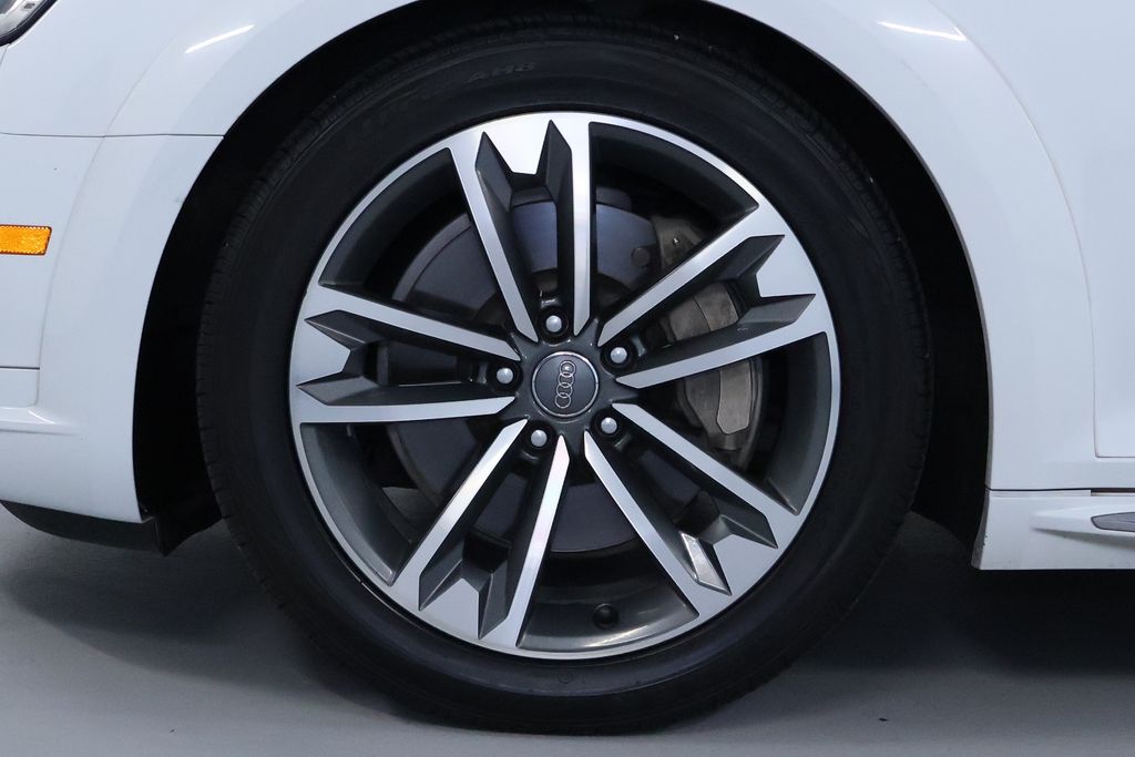 Vehicle image 10 of 42