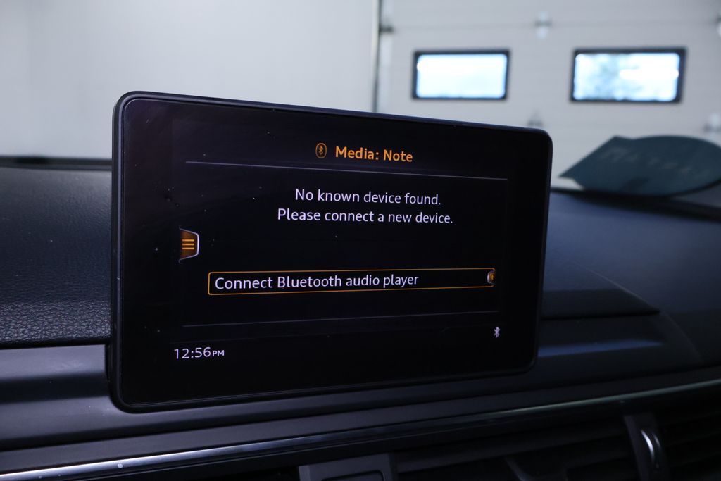 Vehicle image 21 of 42