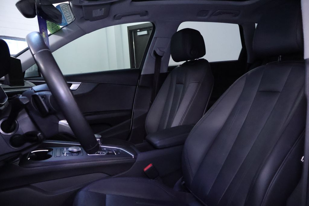 Vehicle image 14 of 42