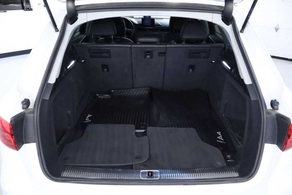 Vehicle image 11 of 42