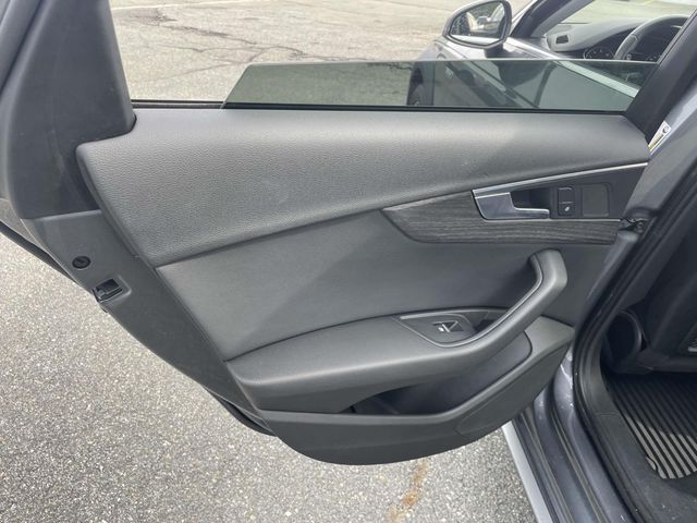 Vehicle image 17 of 34