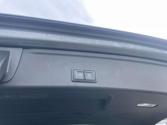 Vehicle image 12 of 34