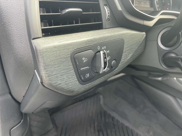 Vehicle image 22 of 34