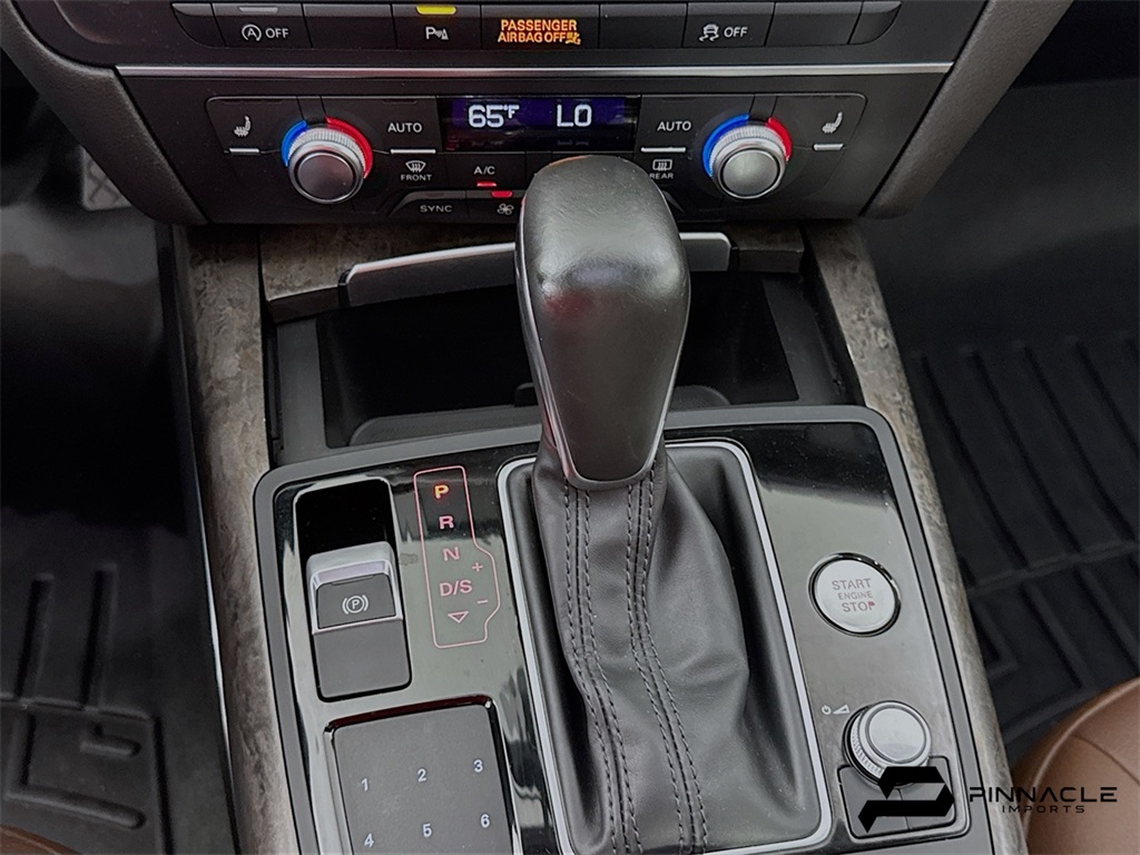 Vehicle image 19 of 35