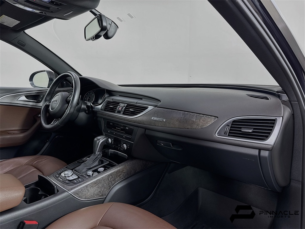 Vehicle image 31 of 35