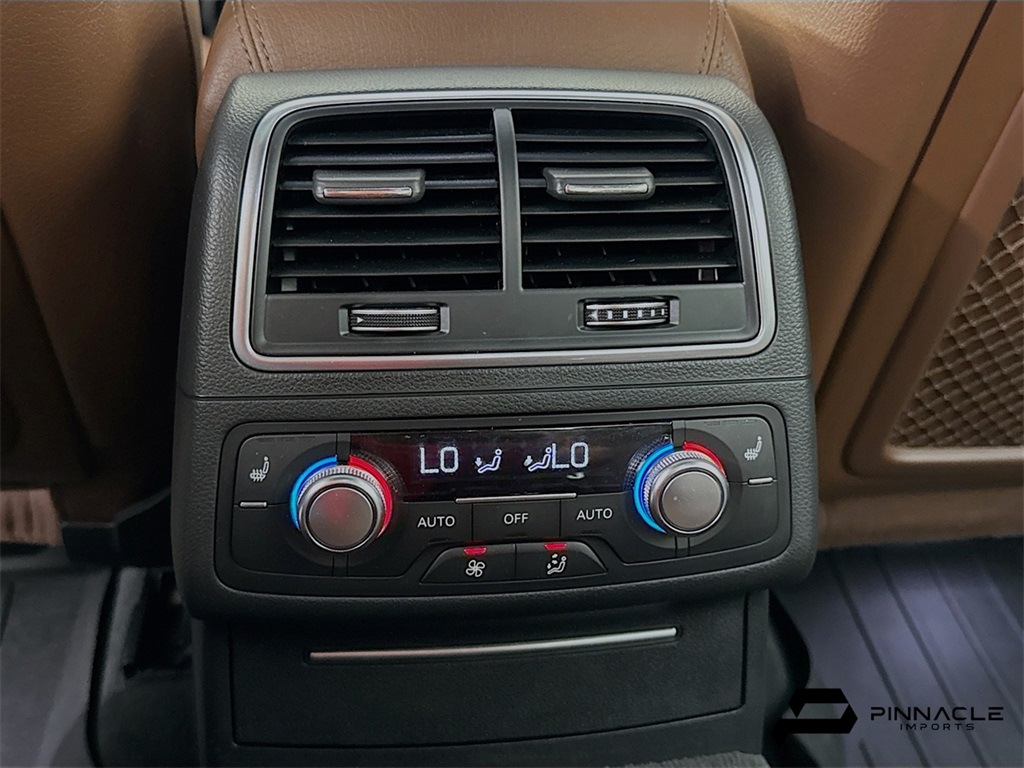 Vehicle image 27 of 35