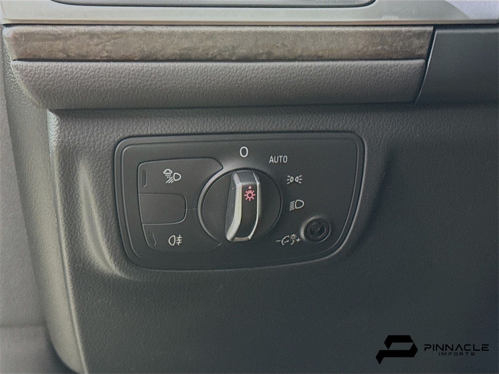 Vehicle image 10 of 35
