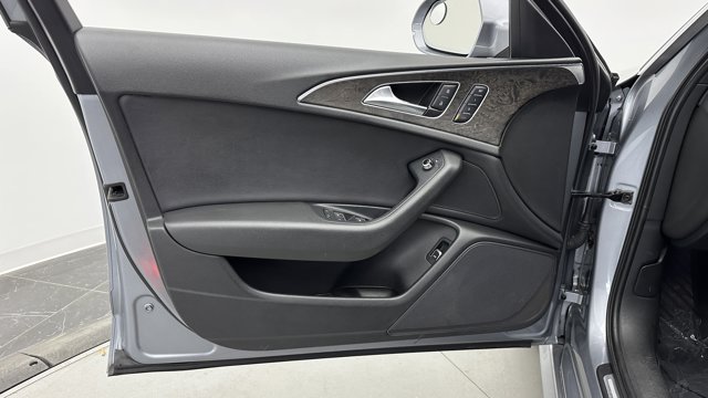 Vehicle image 23 of 40
