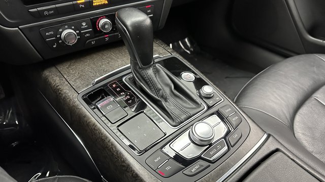 Vehicle image 14 of 40