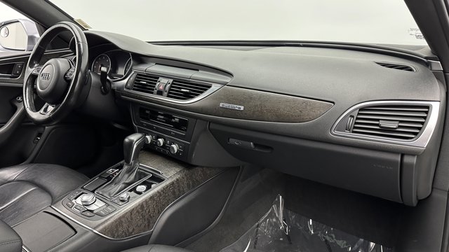 Vehicle image 22 of 40