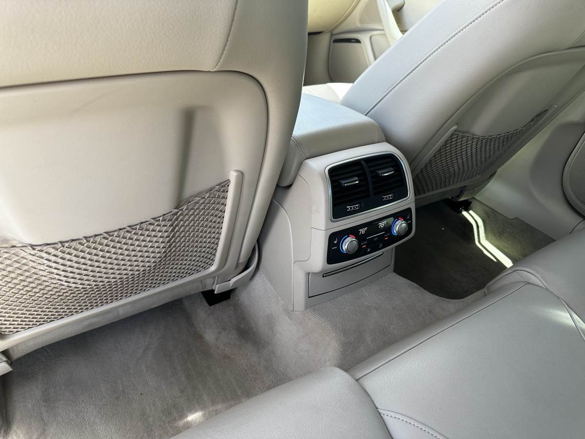 Vehicle image 15 of 16