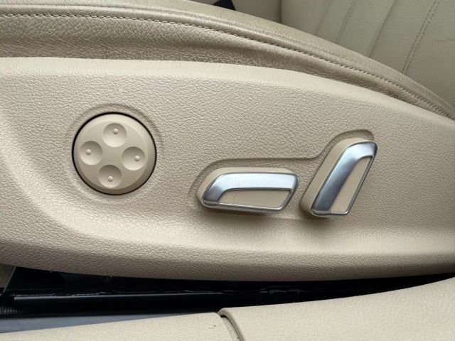 Vehicle image 21 of 67