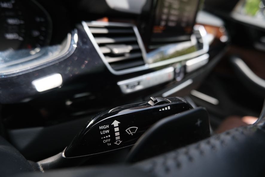 Vehicle image 47 of 49