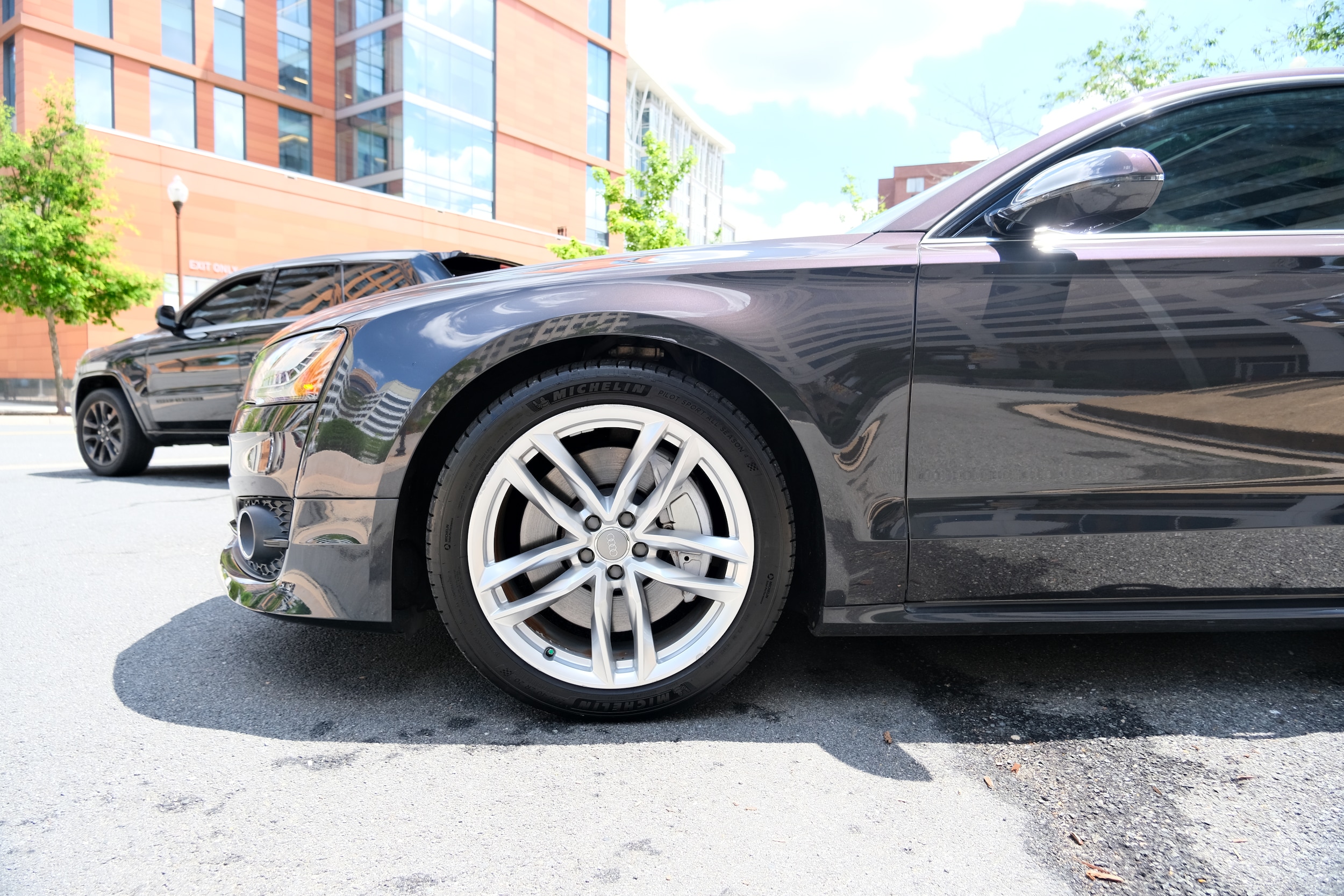 Vehicle image 2 of 49