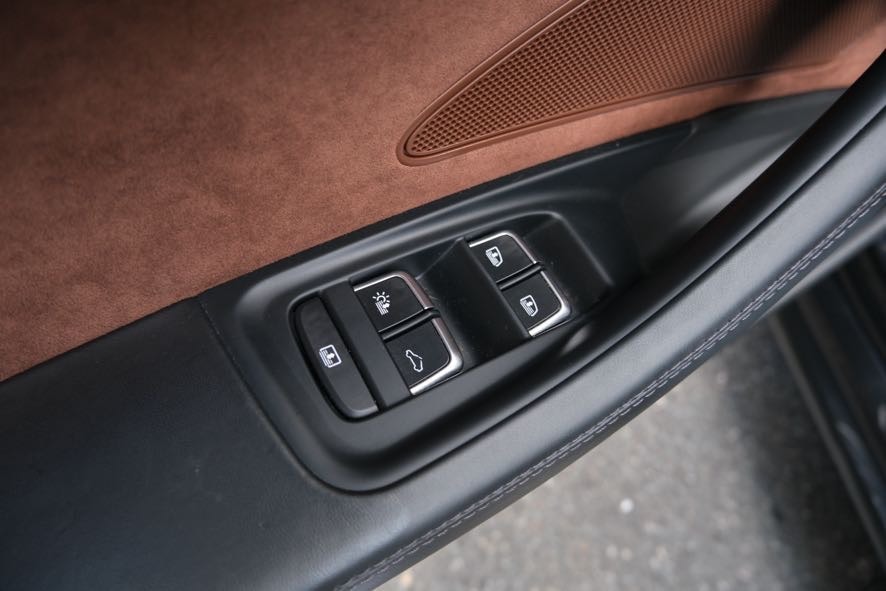 Vehicle image 25 of 49