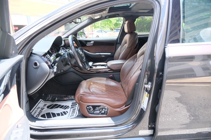 Vehicle image 17 of 49