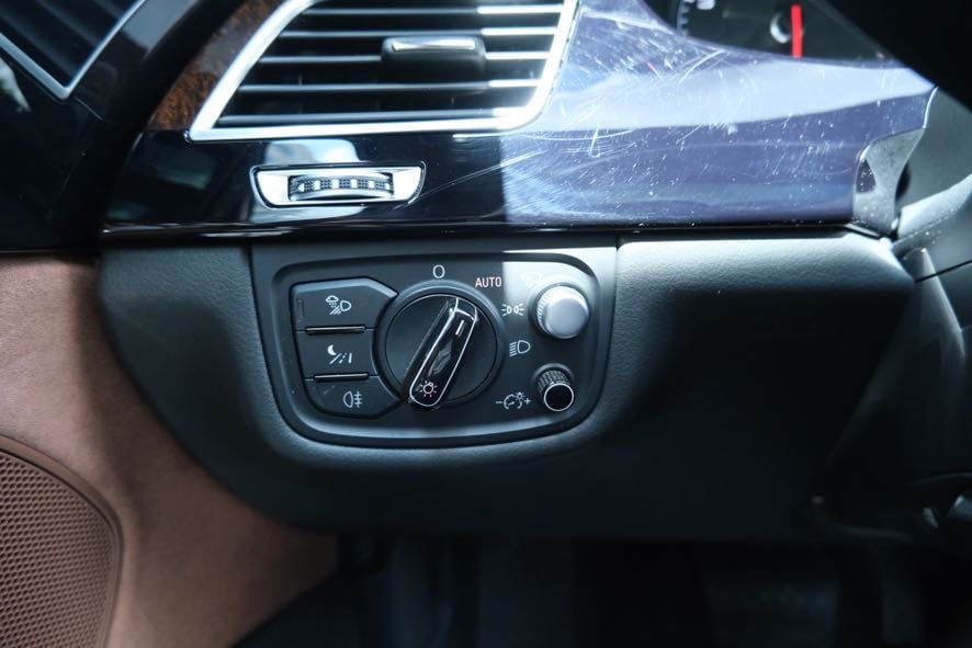 Vehicle image 43 of 49