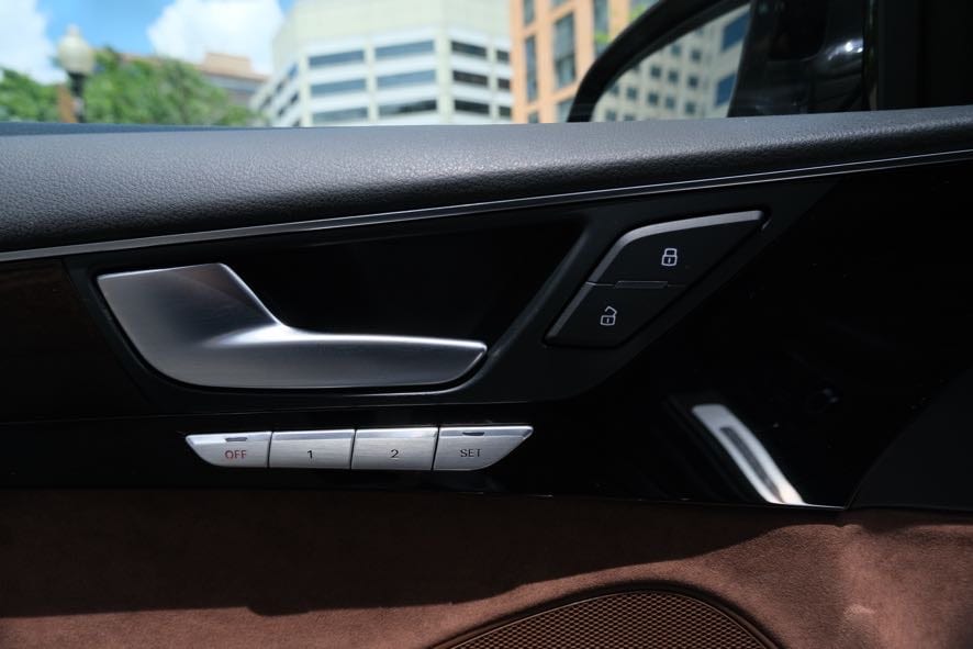 Vehicle image 19 of 49