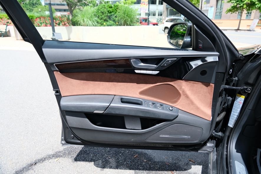Vehicle image 18 of 49