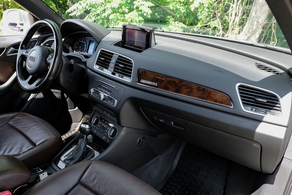 Vehicle image 38 of 70