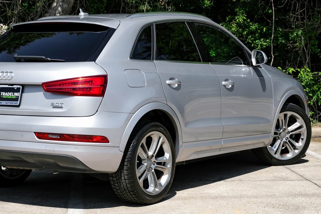 Vehicle image 13 of 70