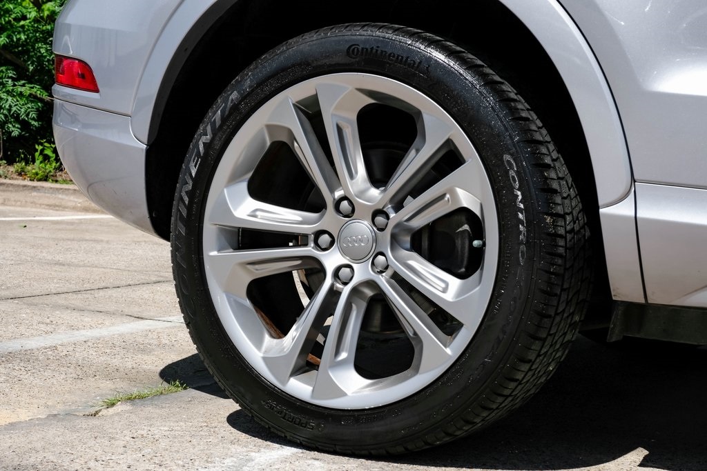 Vehicle image 27 of 70