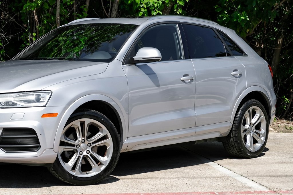 Vehicle image 3 of 70