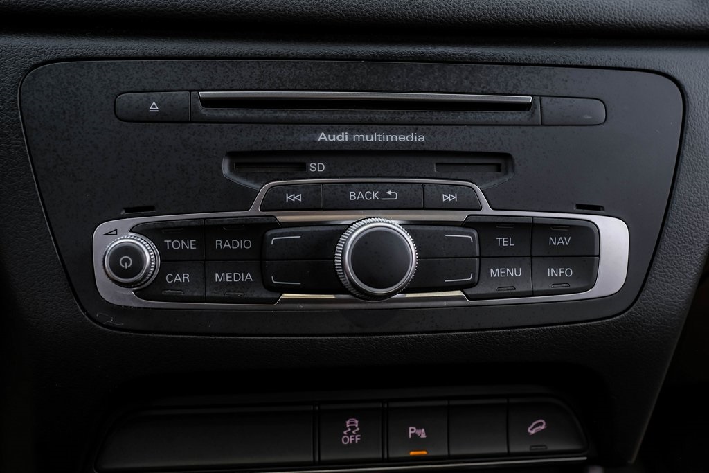 Vehicle image 64 of 70