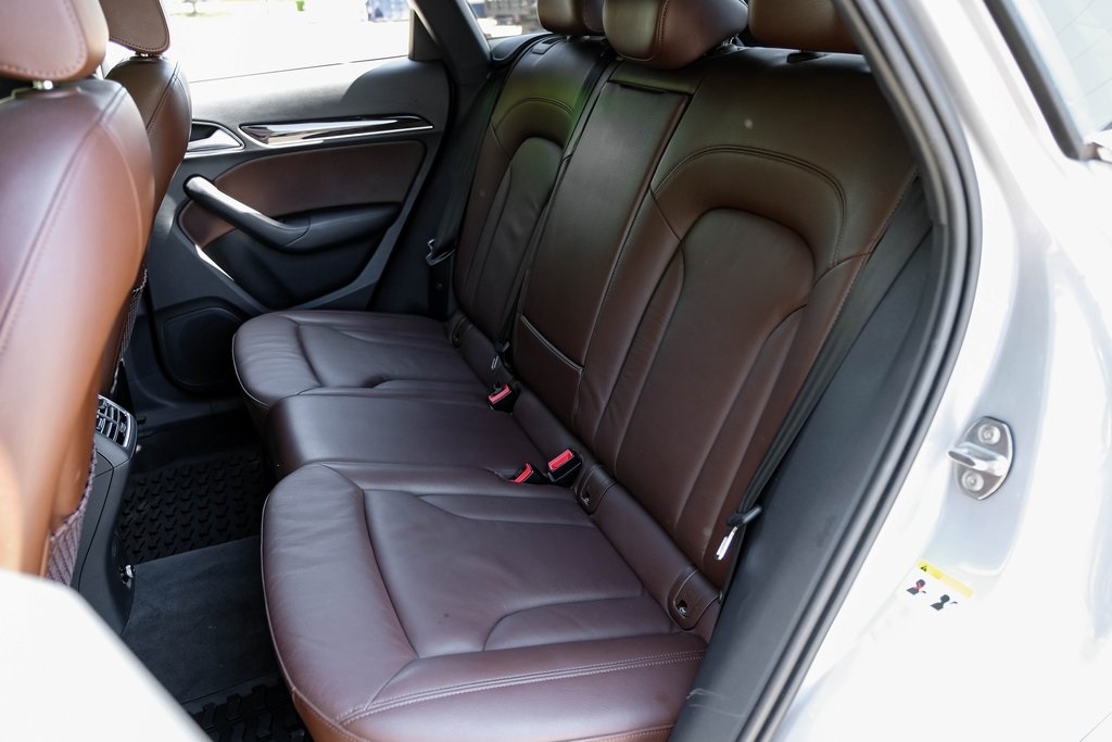Vehicle image 35 of 70