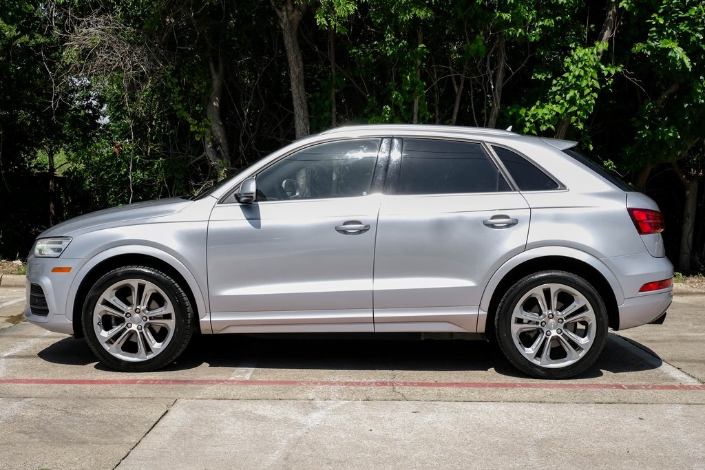 Vehicle image 21 of 70