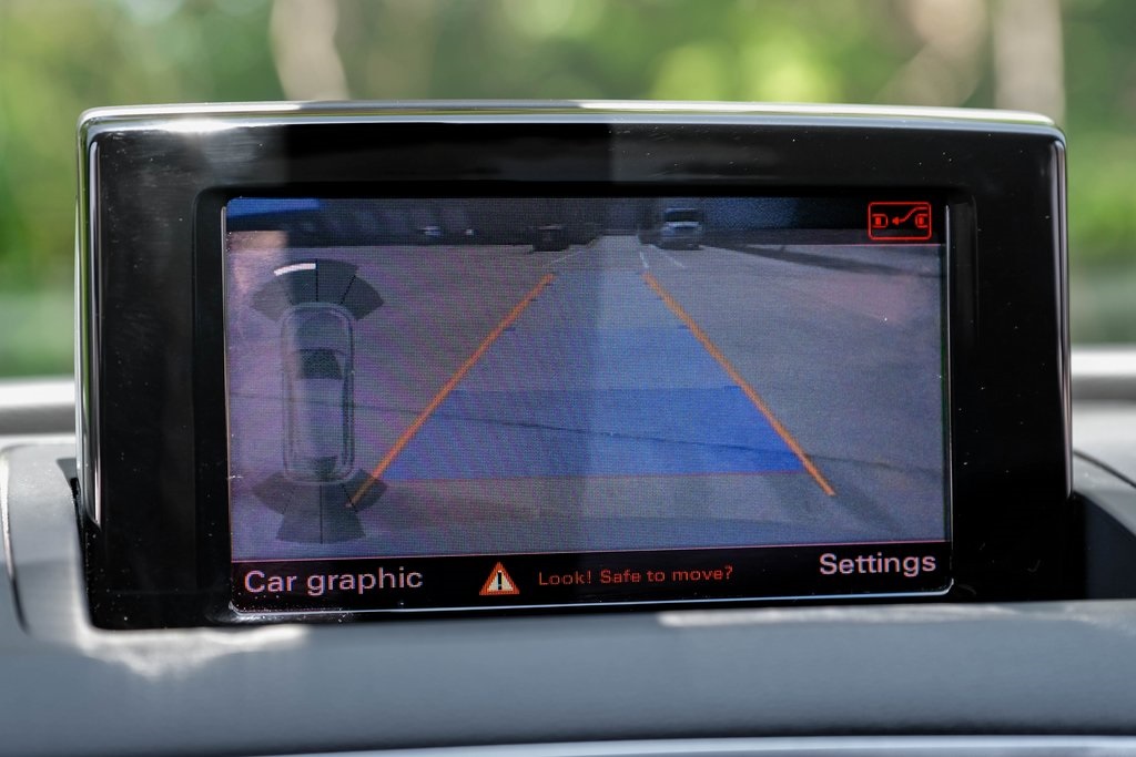 Vehicle image 46 of 70
