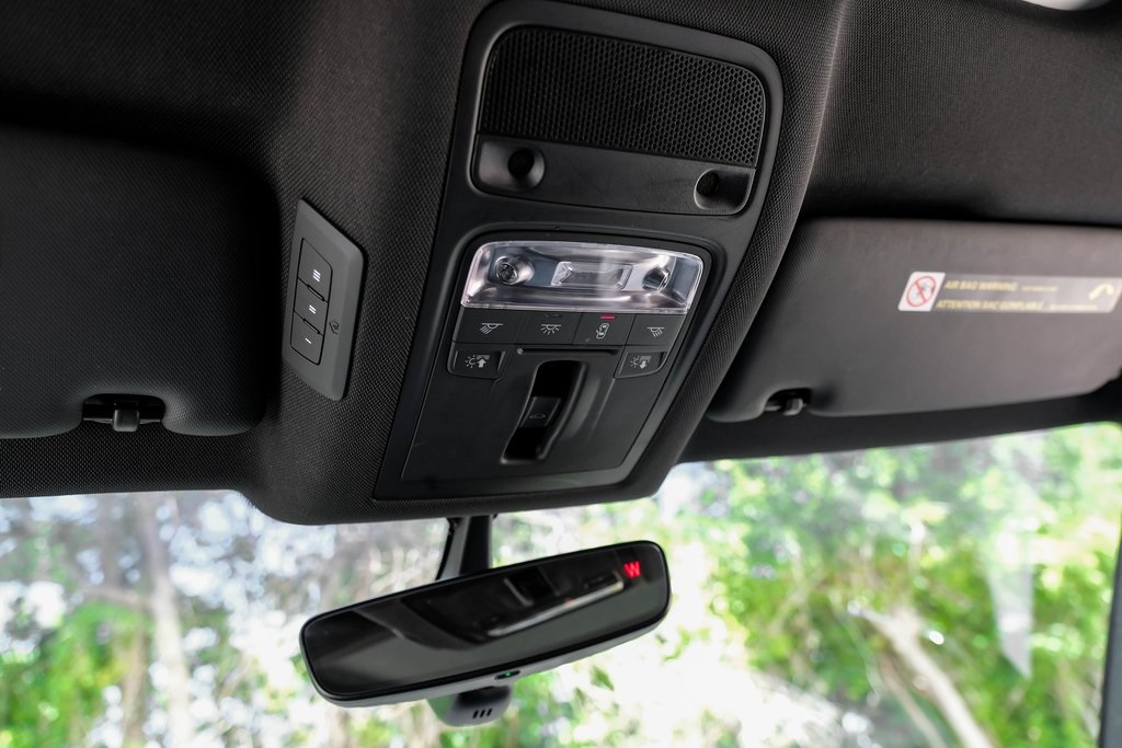Vehicle image 65 of 70