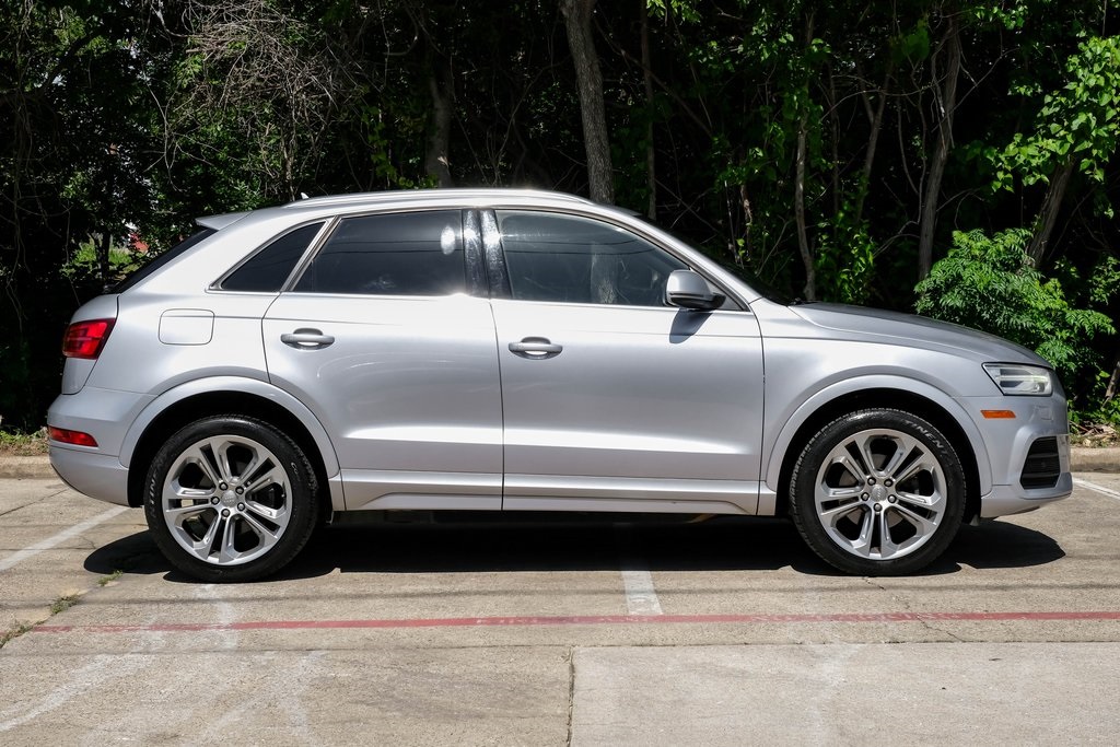 Vehicle image 9 of 70