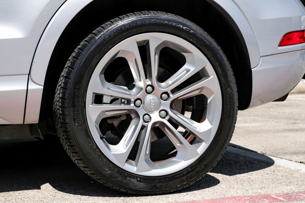 Vehicle image 26 of 70